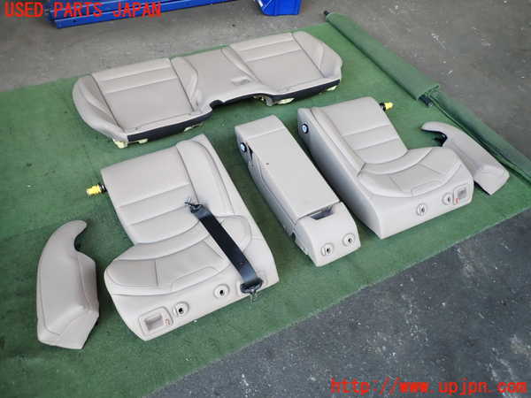 2UPJ-34557385]ポルシェ・タイカン 4S(J1NB)リアシート 中古_m0002.jpg