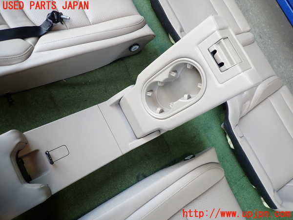 2UPJ-34557385]ポルシェ・タイカン 4S(J1NB)リアシート 中古_m0003.jpg