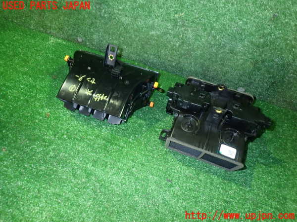 2UPJ-34557526]ポルシェ・タイカン 4S(J1NB)エアコン吹き出し口1 (真中) 中古_m0003.jpg