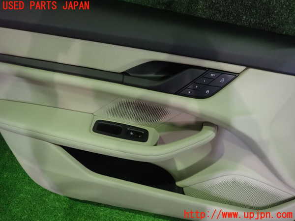 2UPJ-34551264]ポルシェ・タイカン 4S(J1NB)左前ドア内張り 中古_m0002.jpg