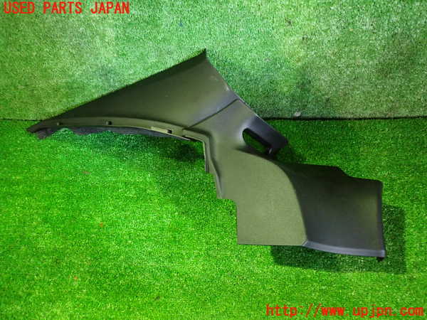 2UPJ-34557680]ポルシェ・タイカン 4S(J1NB)左リアピラートリム 中古_m0001.jpg