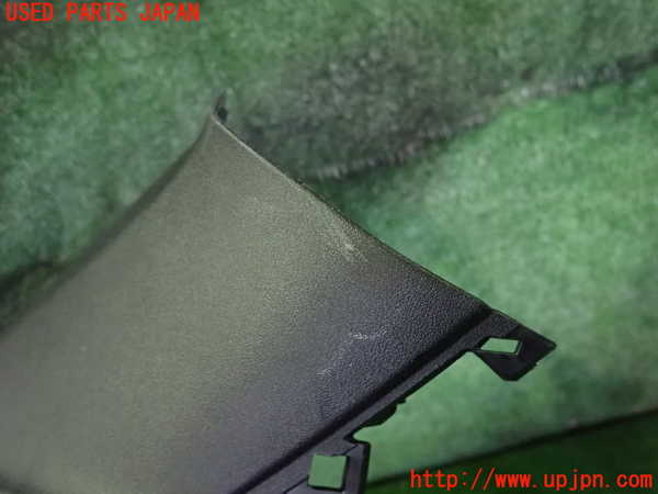 2UPJ-34557680]ポルシェ・タイカン 4S(J1NB)左リアピラートリム 中古_m0002.jpg