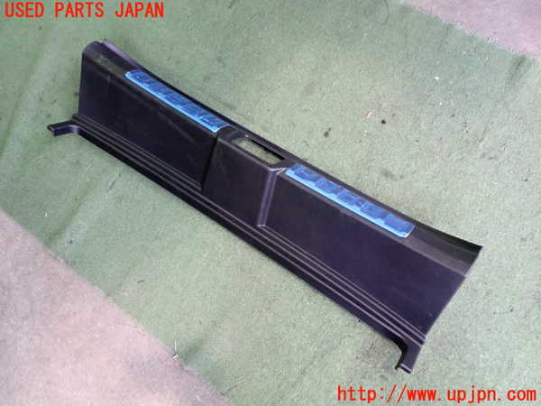 2UPJ-34557740]ポルシェ・タイカン 4S(J1NB)スカッフプレート 中古_m0001.jpg