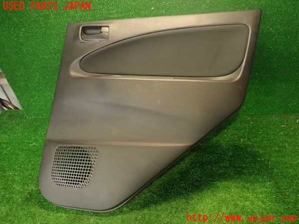 2UPJ-34581294]コルト ラリーアート バージョンR(Z27AG)右後ドア内張り 中古_m0001.jpg