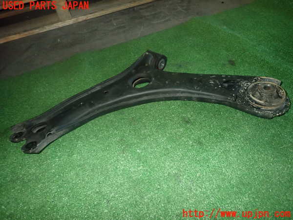 1UPJ-34595176]ヴェゼル ハイブリッド(e：HEV)(RU3)右フロントロアアーム1 中古_m0002.jpg