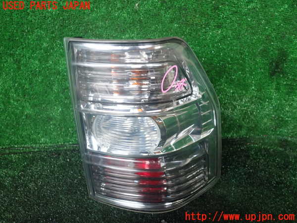1UPJ-34611530]パジェロ(V93W)右テールランプ 中古_m0001.jpg