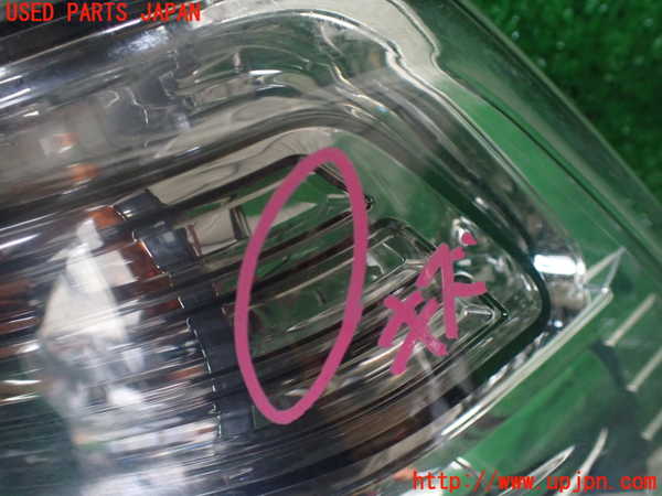 1UPJ-34611530]パジェロ(V93W)右テールランプ 中古_m0002.jpg