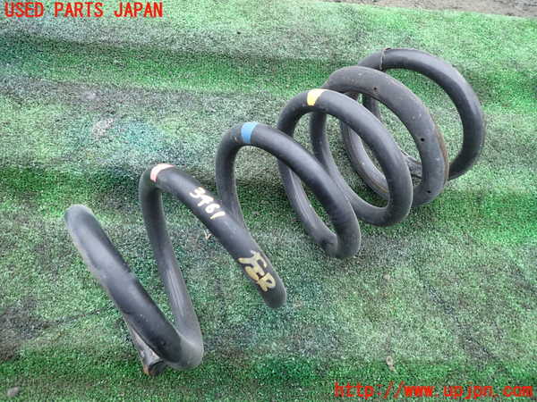 1UPJ-34615105]パジェロ(V93W)左リアスプリング 中古_m0001.jpg