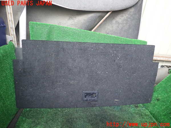 5UPJ-34617771]パジェロ(V93W)ラゲッジトレイ1 中古_m0001.jpg