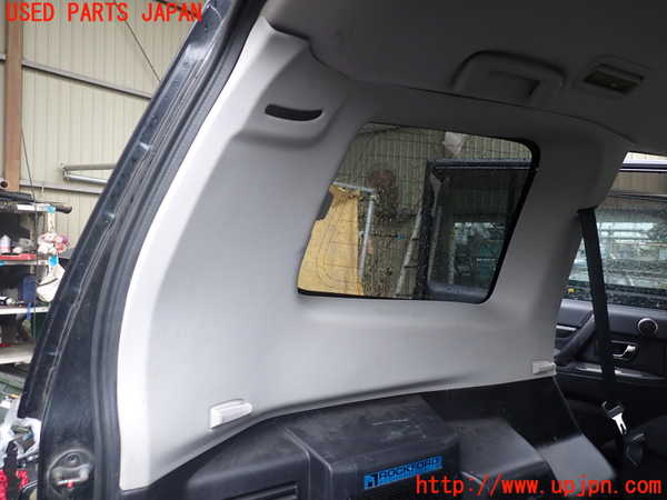 1UPJ-34617680]パジェロ(V93W)左リアピラートリム 中古_m0002.jpg