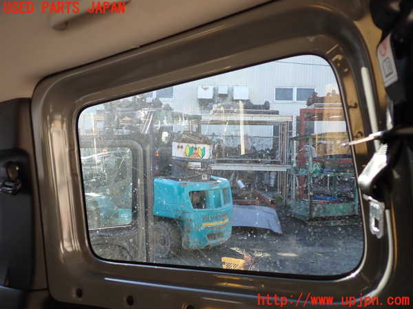 1UPJ-34621380]ジムニー シエラ(JB74W)右クォーターガラス 中古_m0002.jpg