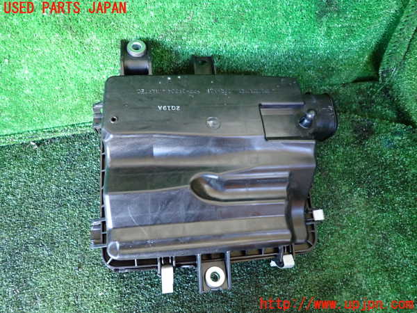 5UPJ-34622560]ジムニー シエラ(JB74W)エアクリーナーボックス 中古_m0002.jpg