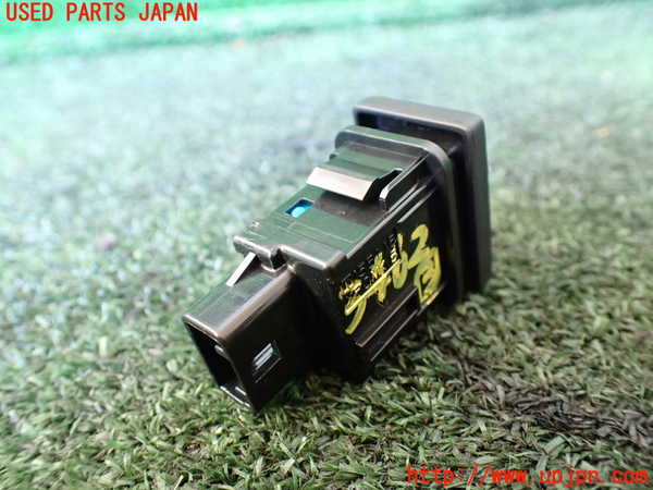 1UPJ-34626308]ジムニー シエラ(JB74W)スイッチ3 中古_m0002.jpg