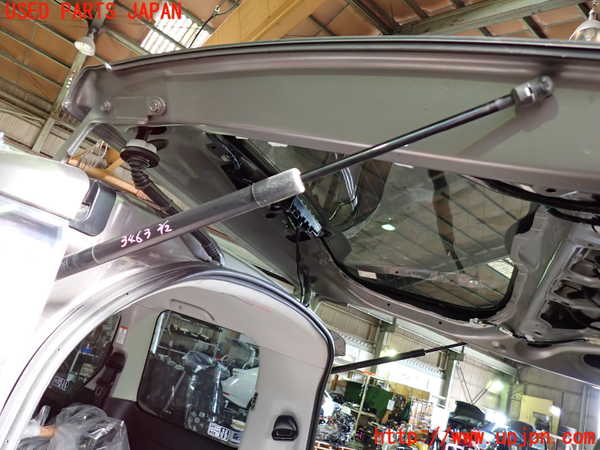 1UPJ-34631584]ノア(ヴォクシー)(ZRR85G)リアゲートダンパー 中古_m0002.jpg