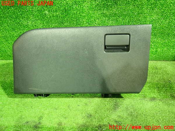 5UPJ-34637517]ノア(ヴォクシー)(ZRR85G)グローブボックス2 中古_m0001.jpg