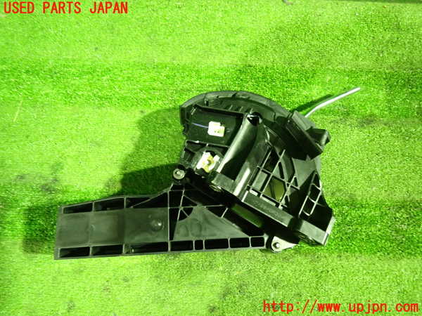 5UPJ-34637555]ノア(ヴォクシー)(ZRR85G)ATシフトレバー 中古_m0002.jpg