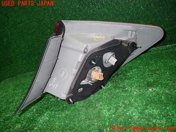 1UPJ-34641536]カムリハイブリッド(AVV50)左テールランプ 中古_m0002.jpg