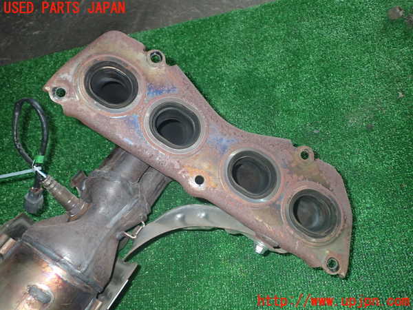 5UPJ-34642041]カムリハイブリッド(AVV50)エキマニ1 触媒 マニバーター 中古_m0002.jpg