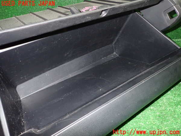 1UPJ-34647516]カムリハイブリッド(AVV50)グローブボックス1 中古_m0005.jpg