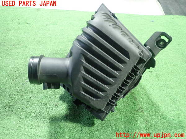 5UPJ-34652560]BMW 218d グランクーペ F44(7M20)エアクリーナーボックス 中古_m0001.jpg