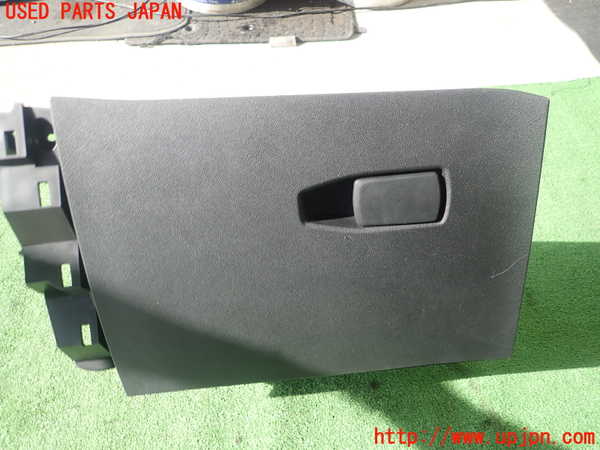 1UPJ-34657516]BMW 218d グランクーペ F44(7M20)グローブボックス1 中古_m0001.jpg