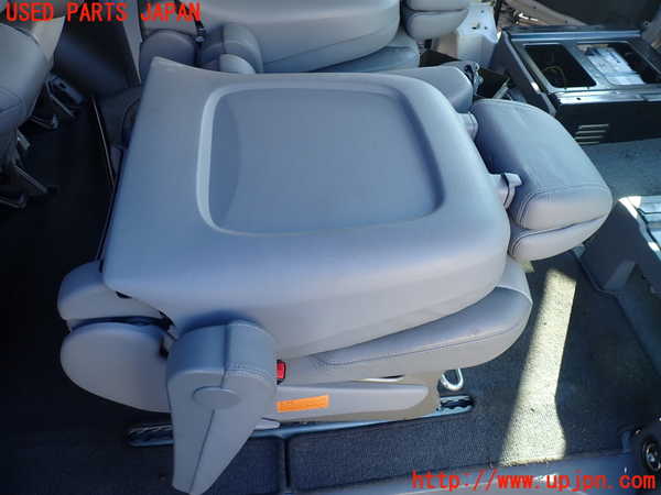 1UPJ-34677145]ベンツ ビアノ(Viano) W639 (639811)右2列目シート 中古_m0004.jpg