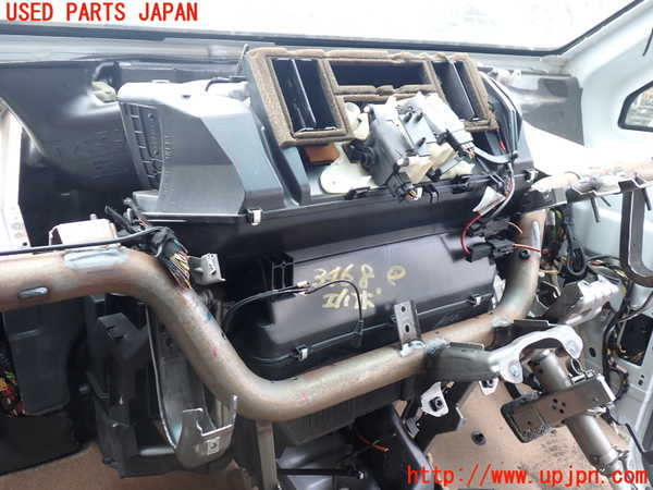 1UPJ-34686081]ベンツ V350 W639 (639811C)エバポレーター1 中古_m0001.jpg