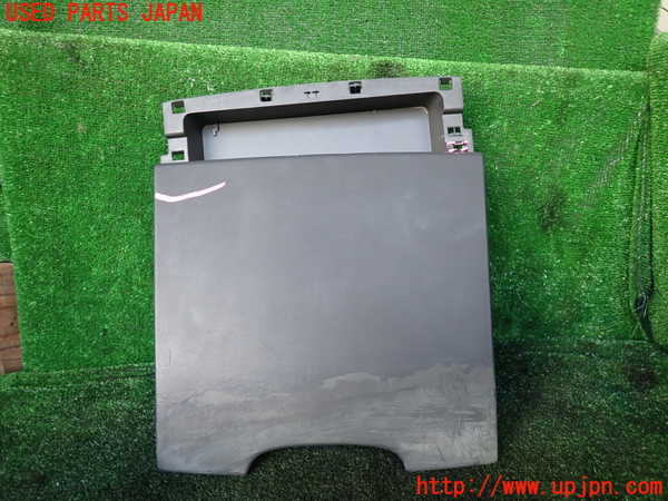 1UPJ-34687841]ベンツ V350 W639 (639811C)小物入れ1 ジャンク_m0001.jpg