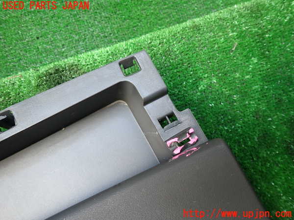 1UPJ-34687841]ベンツ V350 W639 (639811C)小物入れ1 ジャンク_m0004.jpg