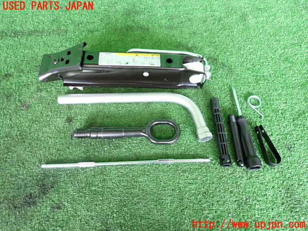 2UPJ-34697805]アウディ・A1 スポーツバック(8XCZE)車載工具 中古_m0001.jpg