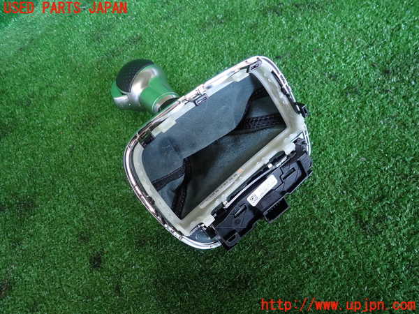 2UPJ-34697570]アウディ・A1 スポーツバック(8XCZE)シフトノブ 中古_m0003.jpg
