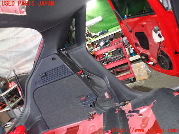2UPJ-34697680]アウディ・A1 スポーツバック(8XCZE)左リアピラートリム 中古_m0001.jpg
