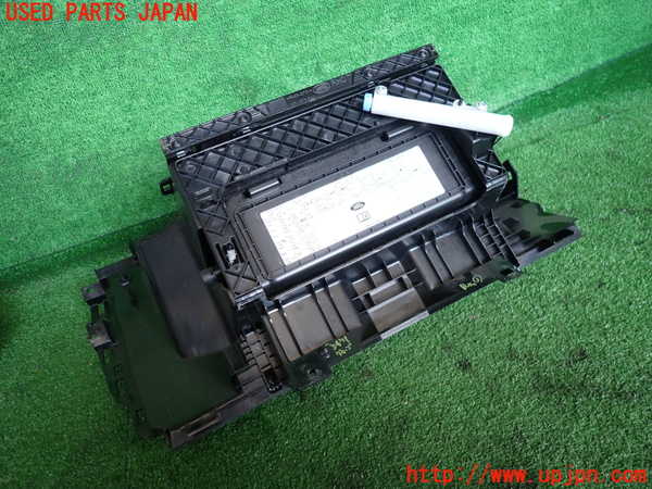 2UPJ-34717516]ランドローバー・レンジローバー イヴォーク(LV2A)グローブボックス1 中古_m0004.jpg