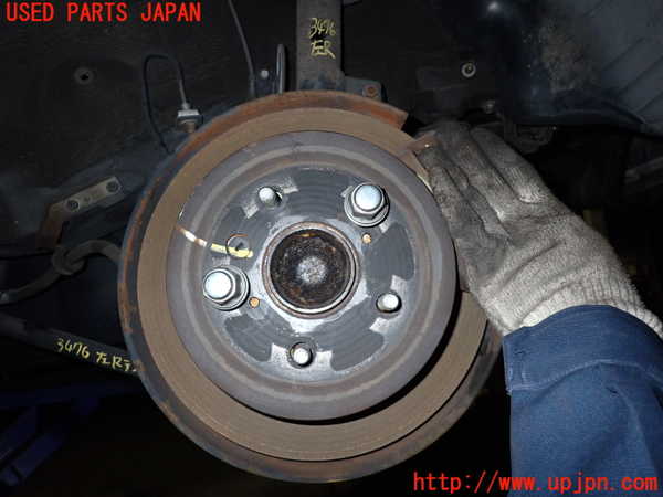 2UPJ-34764305]ハリアー(ACU30W)左リアナックルハブ 中古_m0001.jpg