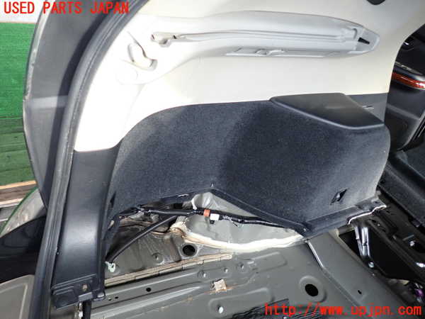 2UPJ-34767680]ハリアー(ACU30W)左リアピラートリム 中古_m0003.jpg