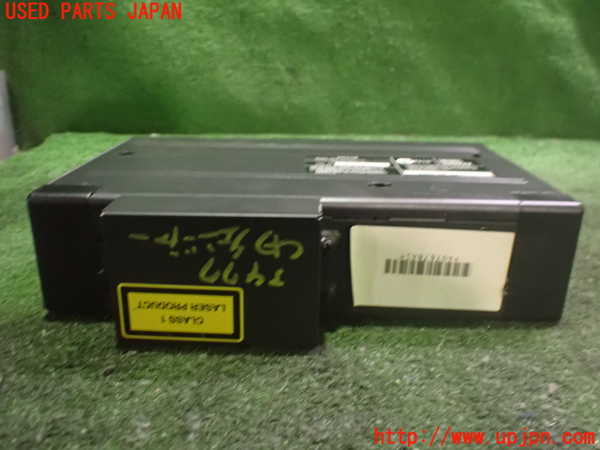 2UPJ-34776505]ジャガー・Xタイプ(J51YB)CDチェンジャー 中古_m0002.jpg