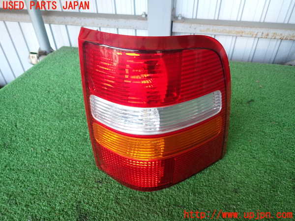 2UPJ-34781530]エクスプローラー(1FMEU74)右テールランプ 中古_m0001.jpg