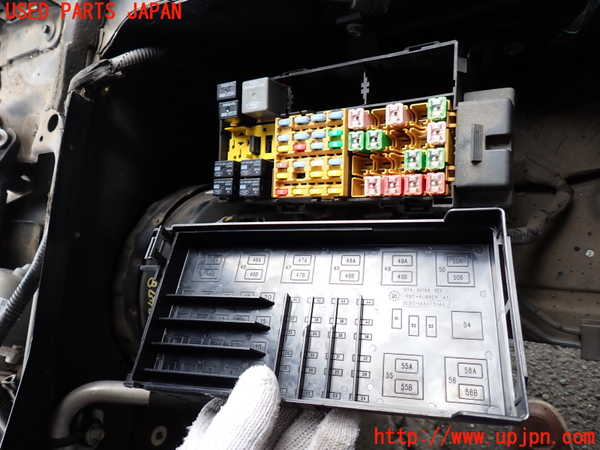 2UPJ-34786742]エクスプローラー(1FMEU74)ヒューズボックス2 中古_m0002.jpg