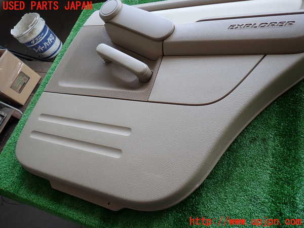 5UPJ-34781294]エクスプローラー(1FMEU74)右後ドア内張り 中古_m0002.jpg