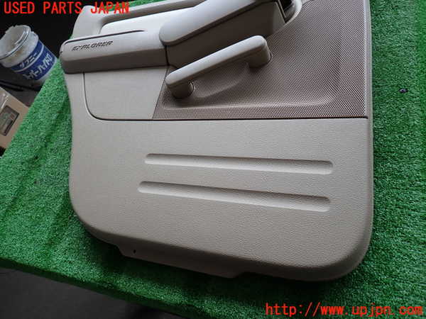 2UPJ-34781324]エクスプローラー(1FMEU74)左後ドア内張り 中古_m0002.jpg