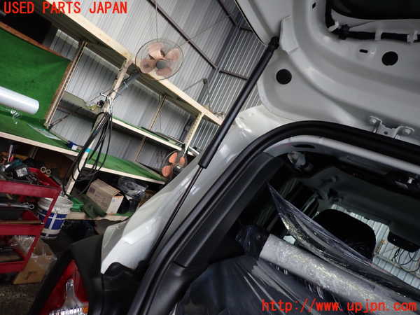 2UPJ-34791584]ジープ・レネゲード(BV13PM)リアゲートダンパー 中古_m0002.jpg