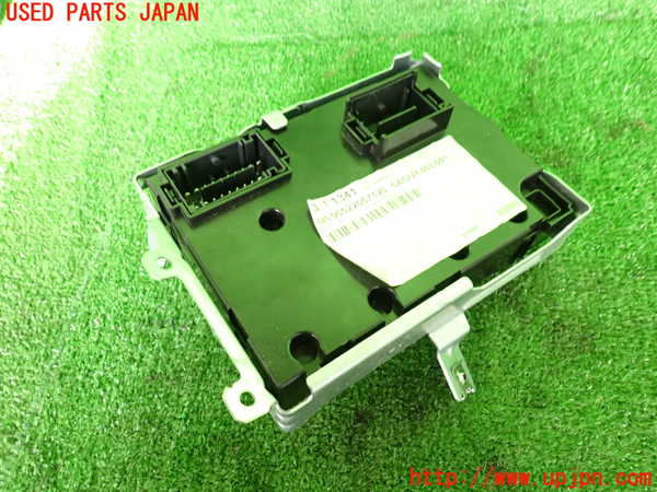 5UPJ-34796742]ジープ・レネゲード(BV13PM)ヒューズボックス2 中古_m0002.jpg