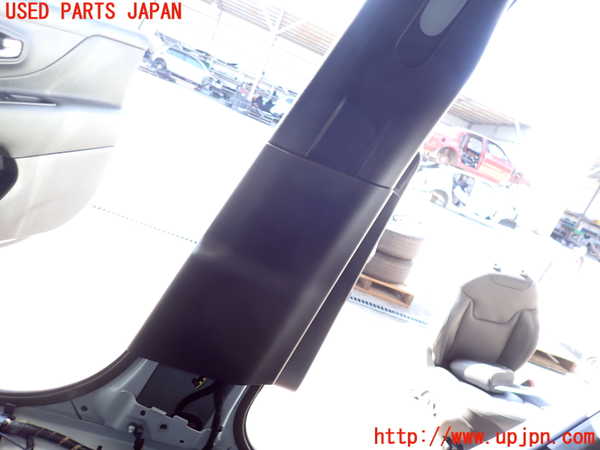 5UPJ-34797665]ジープ・レネゲード(BV13PM)右センターピラートリム 中古_m0003.jpg
