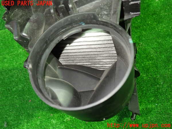 1UPJ-34802560]プジョー・508SW(R85G06)エアクリーナーボックス 中古_m0003.jpg