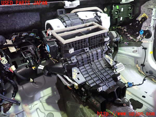 1UPJ-34806081]プジョー・508SW(R85G06)エバポレーター1 中古_m0003.jpg