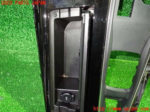 1UPJ-34807841]プジョー・508SW(R85G06)小物入れ1 中古_m0002.jpg