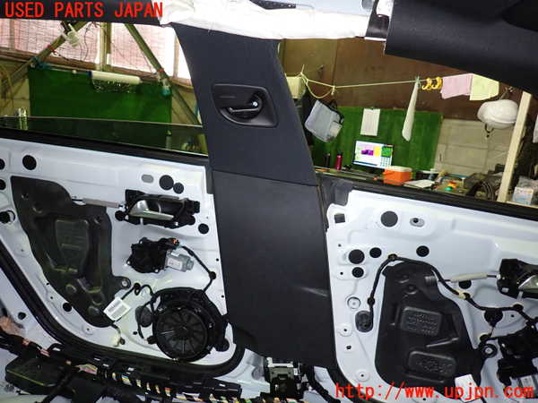 1UPJ-34807670]プジョー・508SW(R85G06)左センターピラートリム 中古_m0001.jpg