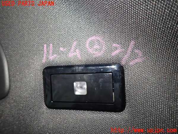 5UPJ-34806412]プジョー・508SW(R85G06)ルームランプ2 中古_m0002.jpg