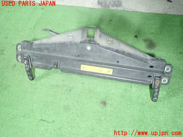 1UPJ-34811040]ボルボ・940(9B230)アッパーコアサポート 中古_m0002.jpg