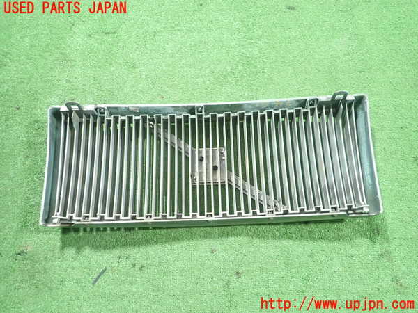 1UPJ-34811050]ボルボ・940(9B230)ラジエターグリル 中古_m0003.jpg